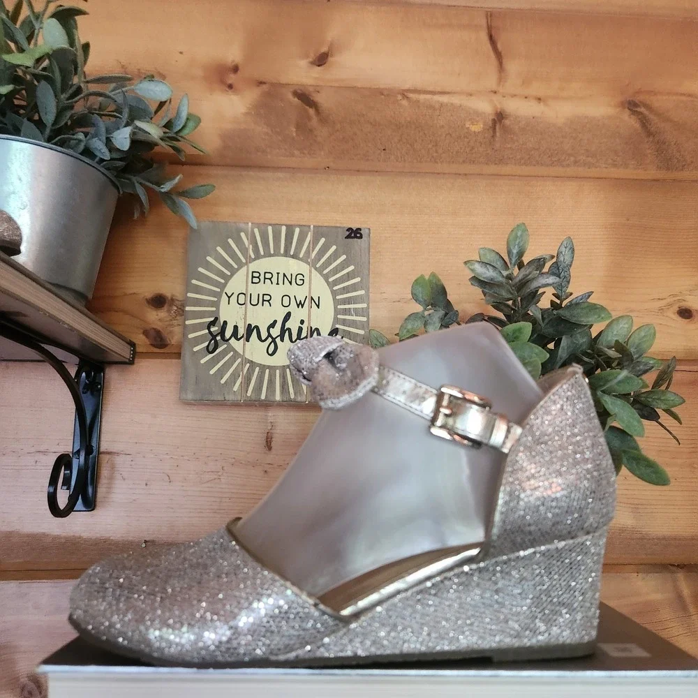 M. Michael Kors Bijou Seti Silver Sand Sparkle Wedge Heel Shoes Mary Jane Size 6